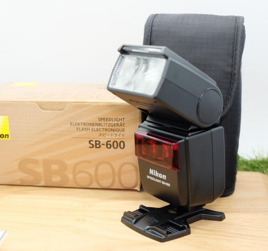 Nikon Speedlight SB-600 Shoe Mount Flash SB 600 W/ Case Japan [Near Mint] #1292
