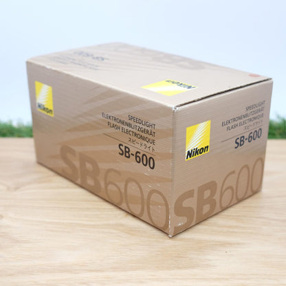 Nikon Speedlight SB-600 Shoe Mount Flash SB 600 W/ Case Japan [Near Mint] #1292