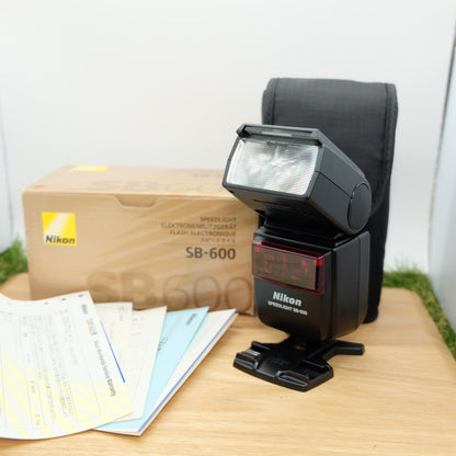 Nikon Speedlight SB-600 Shoe Mount Flash SB 600 W/ Case Japan [Near Mint] #1292
