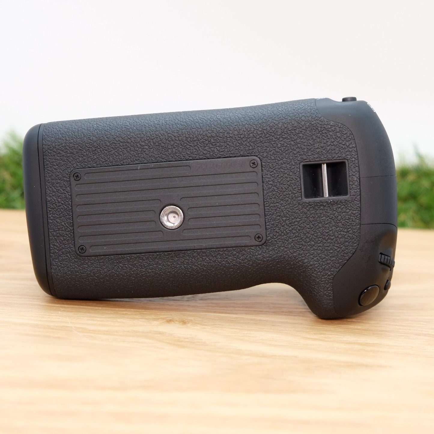 Canon バッテリーグリップ BG-E14 EOS 70D 80D 90D用 箱付き 日本製 [新品 -] #1151C 