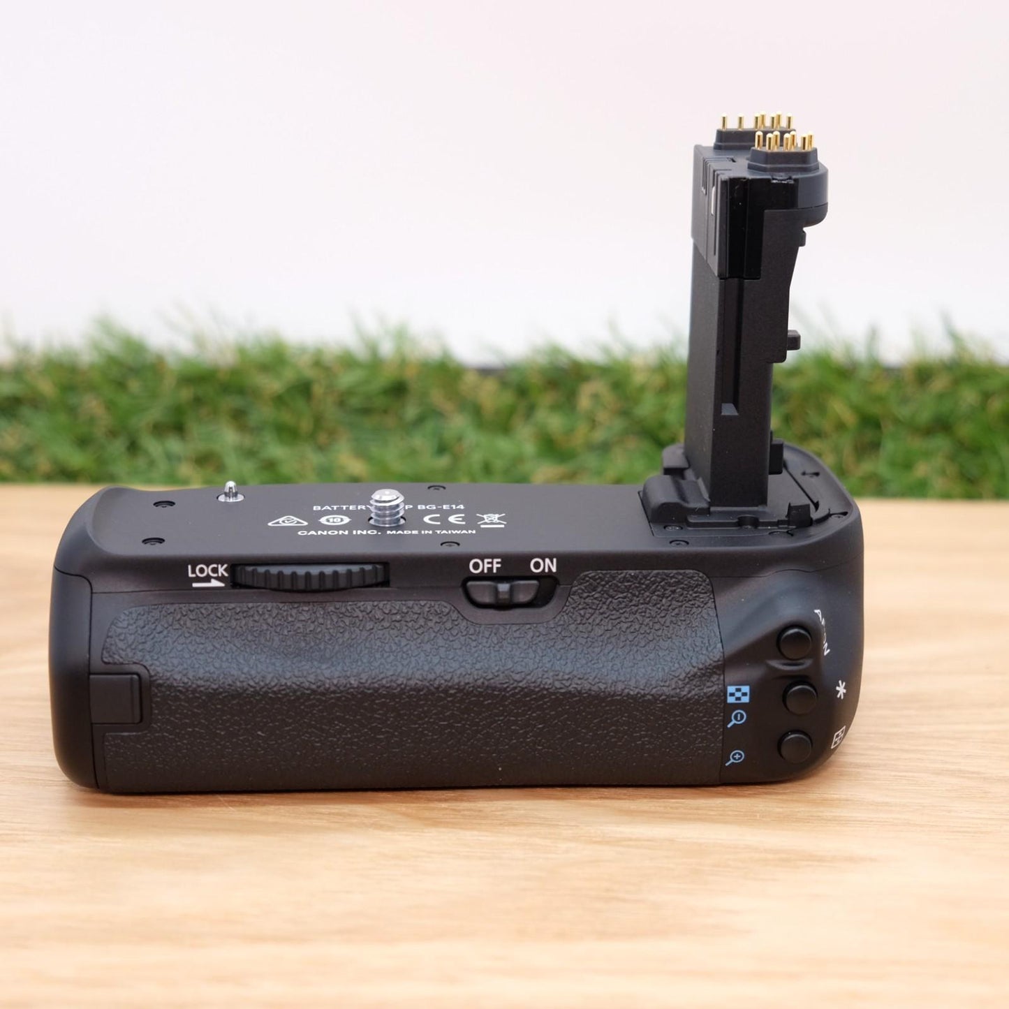 Canon バッテリーグリップ BG-E14 EOS 70D 80D 90D用 箱付き 日本製 [新品 -] #1151C 