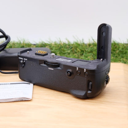 Fujifilm VG-XT3 Vertical Battery Grip for X-T3 W/ Adapter Japan [Mint -] #23147B