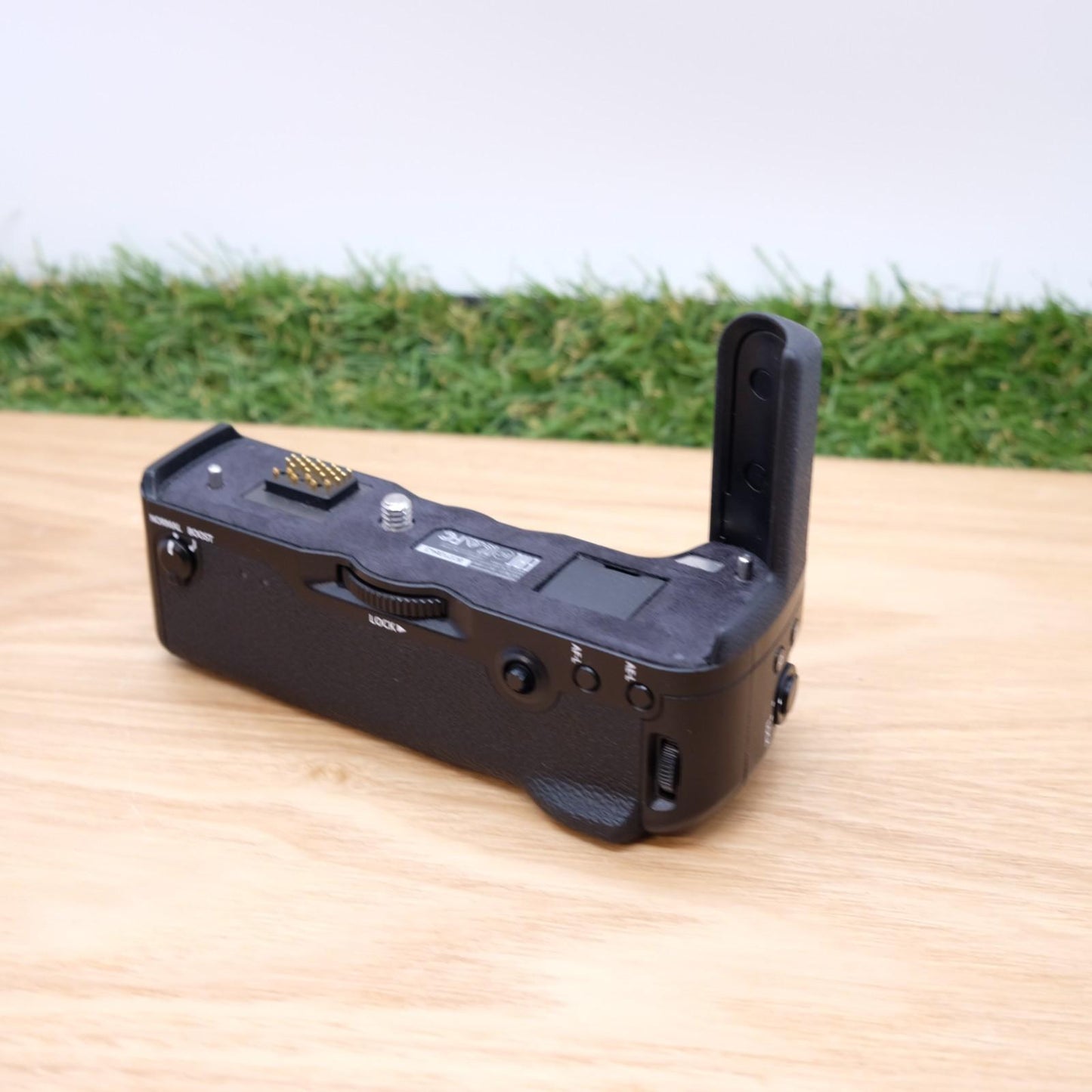 Fujifilm VG-XT3 Vertical Battery Grip for X-T3 W/ Adapter Japan [Mint -] #23147B