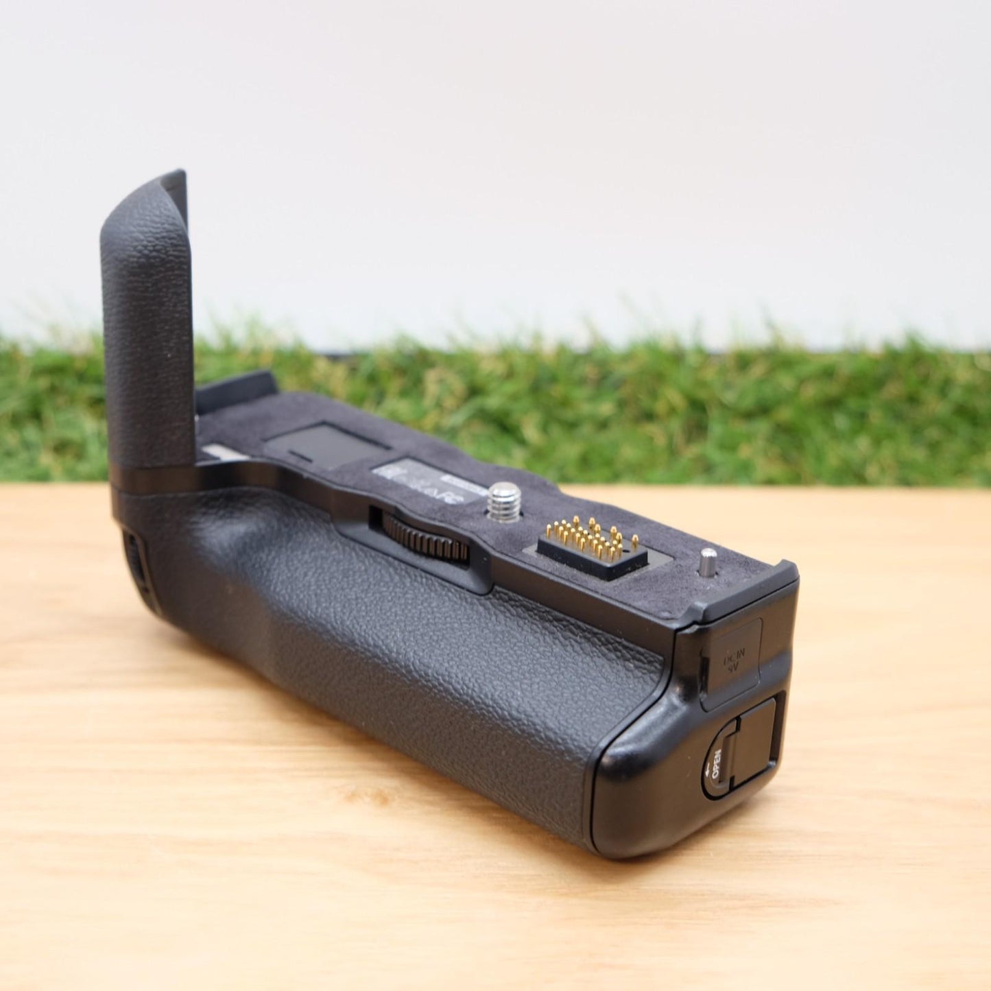 Fujifilm VG-XT3 Vertical Battery Grip for X-T3 W/ Adapter Japan [Mint -] #23147B