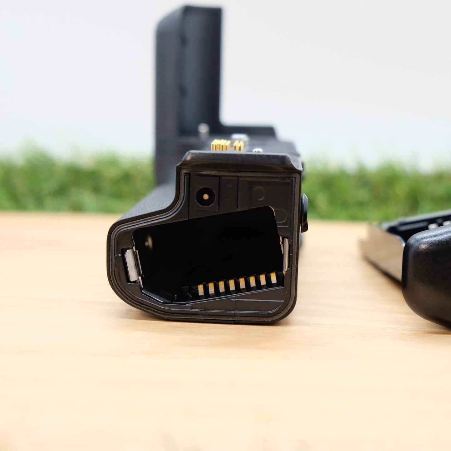 Fujifilm VG-XT3 Vertical Battery Grip for X-T3 W/ Adapter Japan [Mint -] #23147B